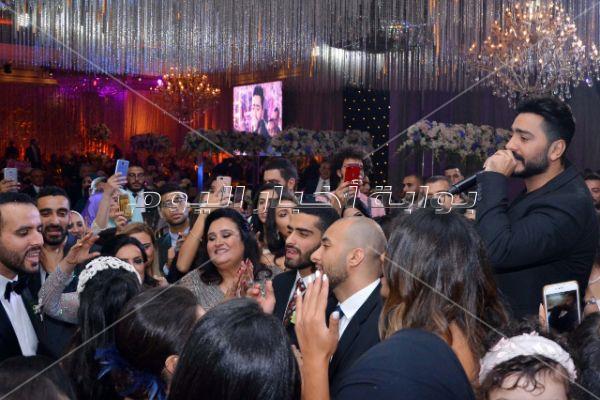 تامر حسني يشعل زفاف «محمد وريهام» بحضور هاني البحيري