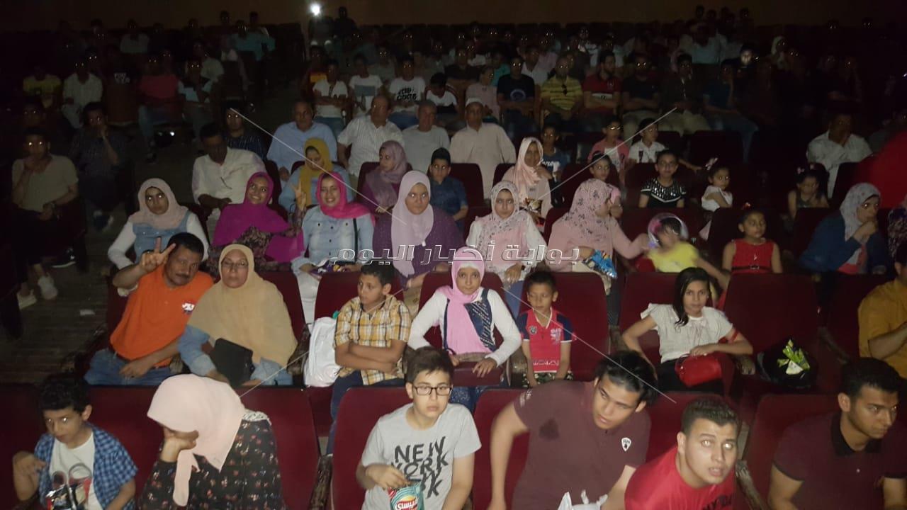 اقبال كبير من اعضاء مستقبل وطن لمشاهدة فيلم الممر بكفر الشيخ
