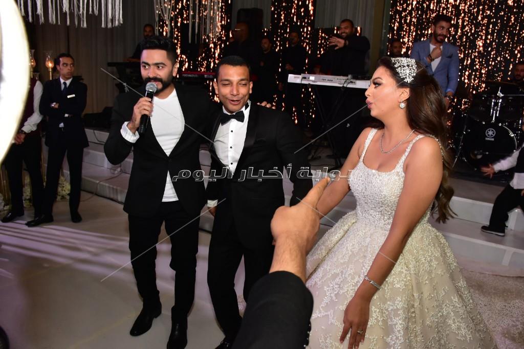 نجوم الرياضة في زفاف ابنة أحمد سليمان.. وتامر حسني نجم الحفل