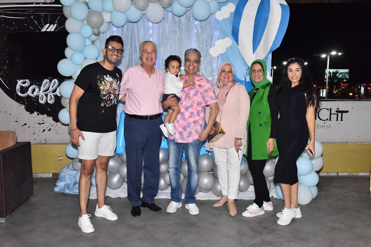 المنتج خاطرو أنور يحتفل بعيد ميلاد حفيده بالإسكندرية