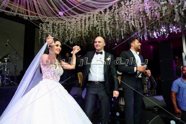 حماقي يُشعل زفاف «محمد وآية» بحضور زينة والرداد وشوبير