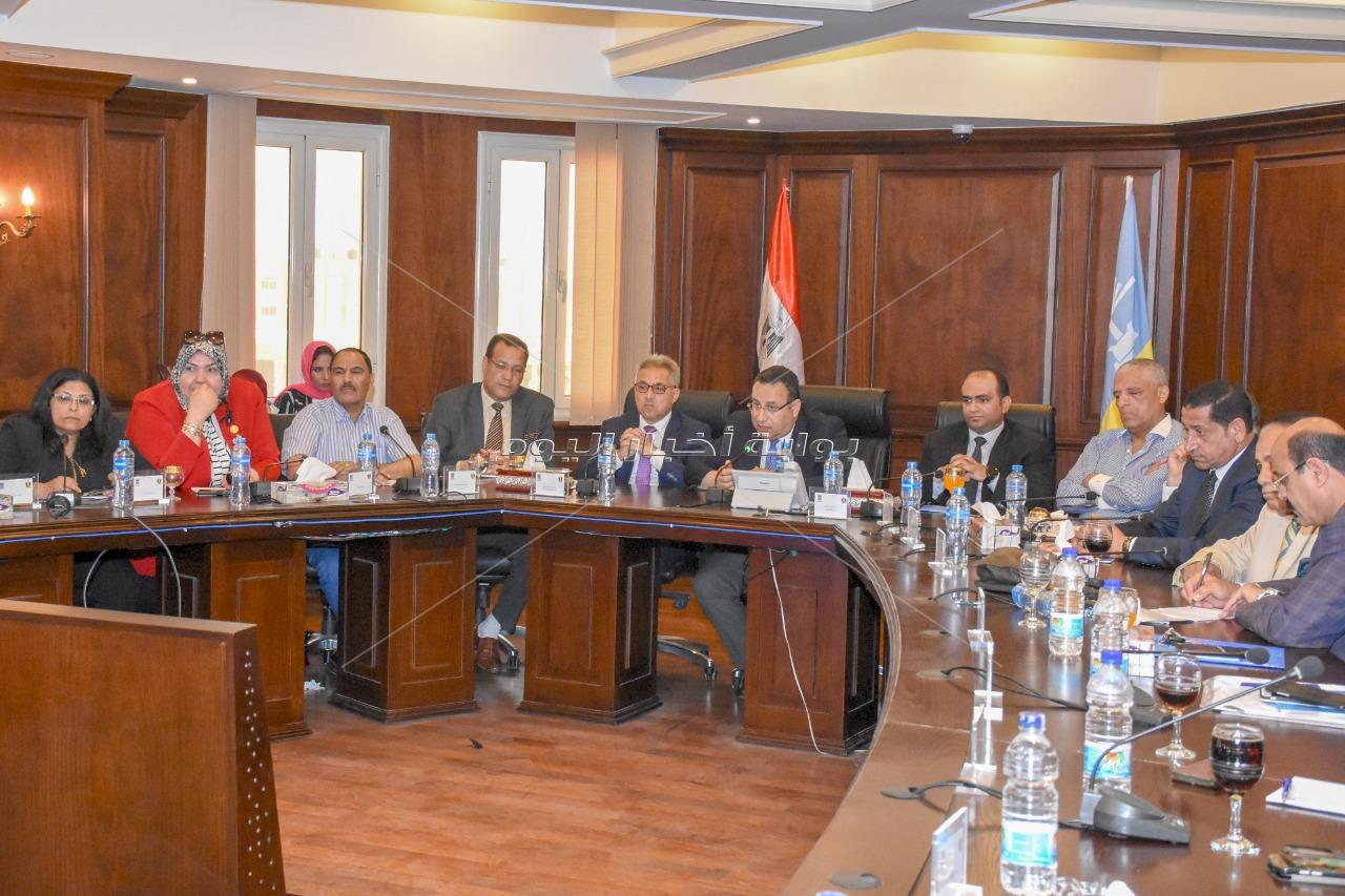 محافظ الإسكندرية يبحث مشروعات التطوير مع لجنة الإدارة المحلية بمجلس النواب