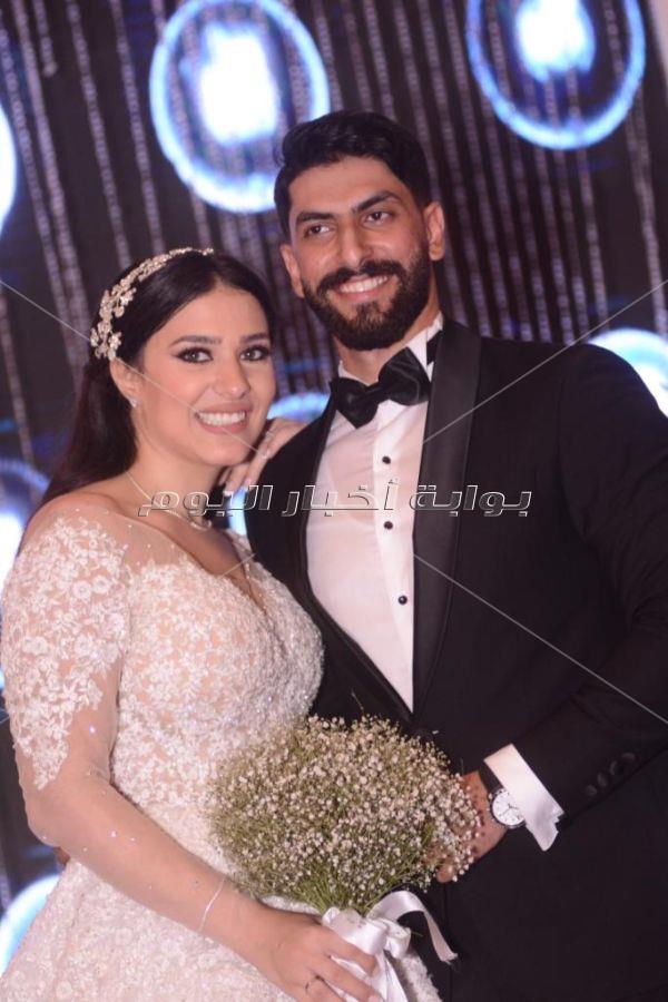 محمود الليثي يتألق بزفاف «عمر ومي»
