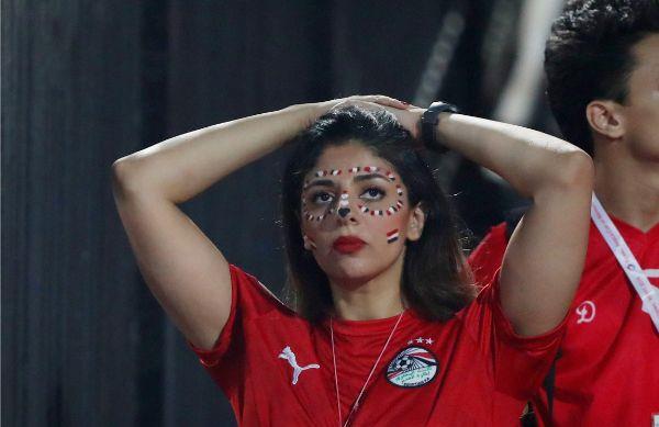 الحزن يخيم على الجمهور المصري بعد الهزيمة