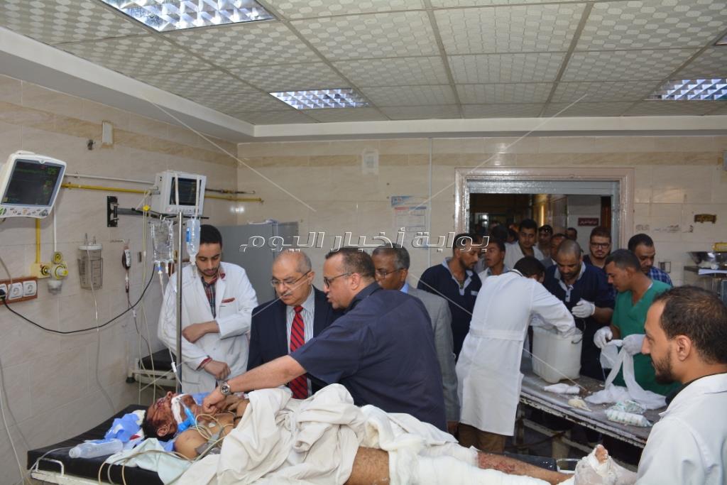 رئيس جامعة أسيوط يشدد على توفير كافة سبل الرعاية الصحية العاجلة لإنقاذ 13 مصاب بحادث القوصية