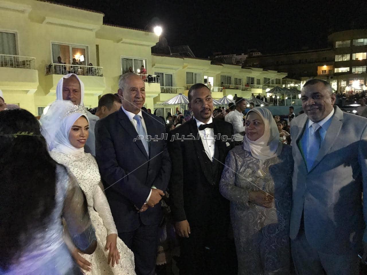 صور| جابر طابع يحتفل بزفاف كريمته «سارة» في الغردقة