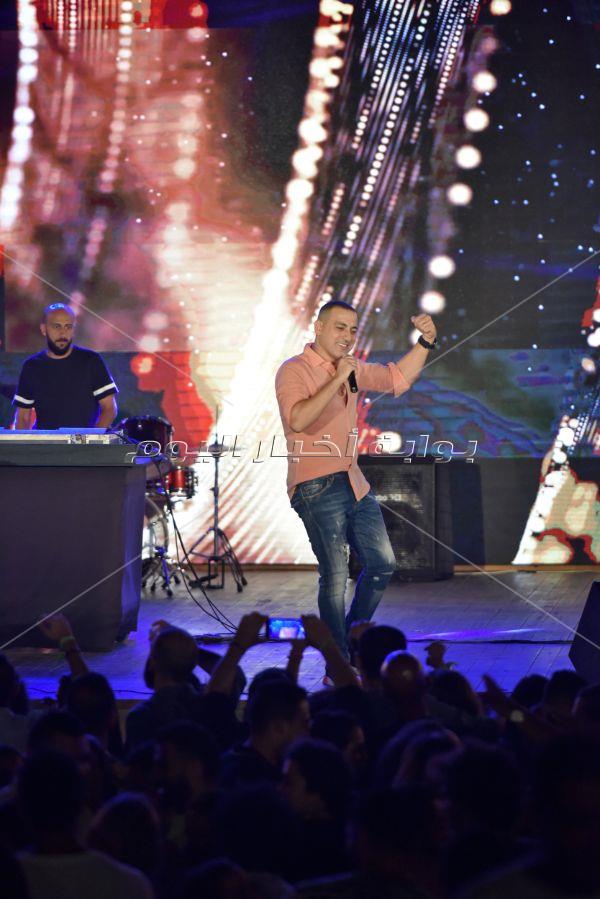 دياب يُشعل حفله في الساحل الشمالي بأغانيه المميزة