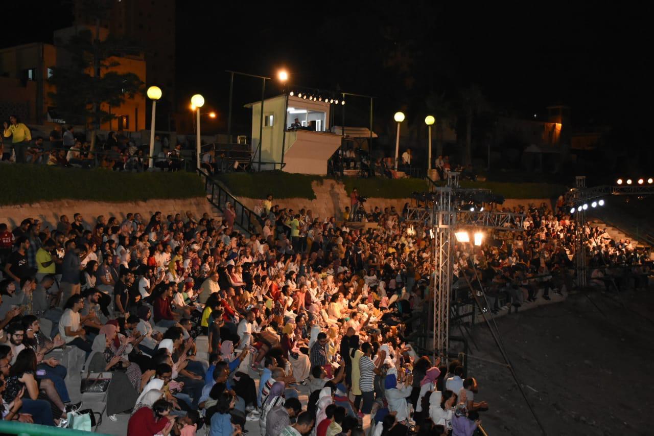 وسط البلد تُبهر جمهور المسرح الروماني بالإسكندرية