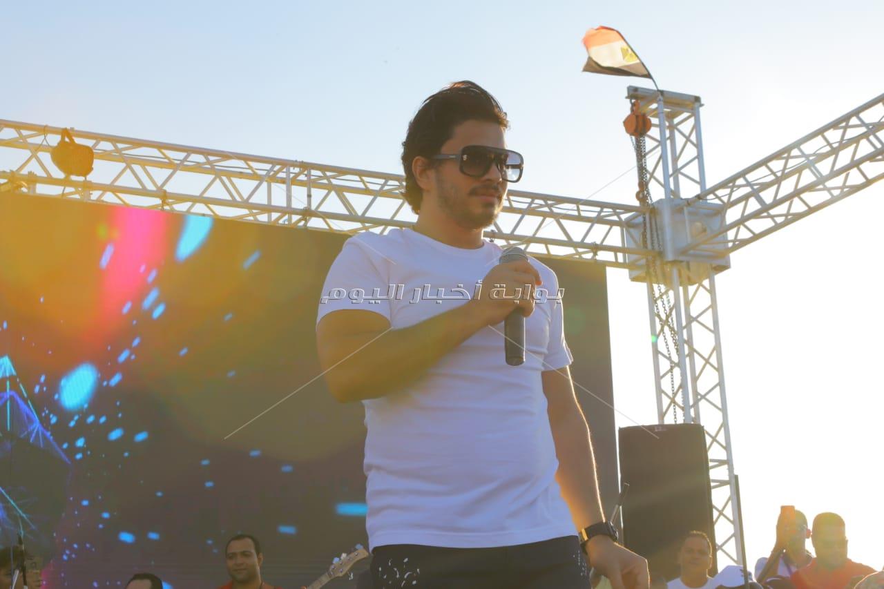  مصطفى حجاج يتألق في شاطئ الأهلي بمارينا