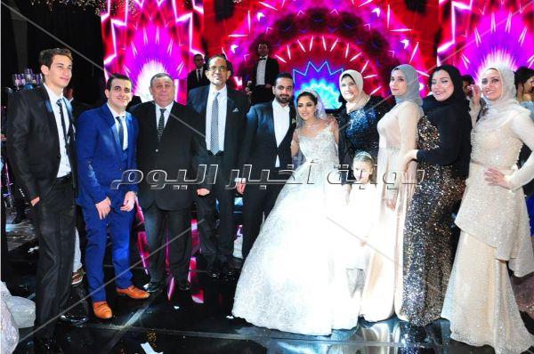 تامر حسني وانستازيا يتألقان في زفاف «عمرو وآية»