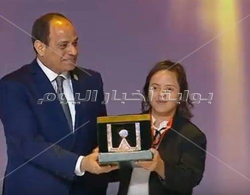 مريم عادل فارسة الذهب أمام الرئيس السيسى "أنا قوية جداً"