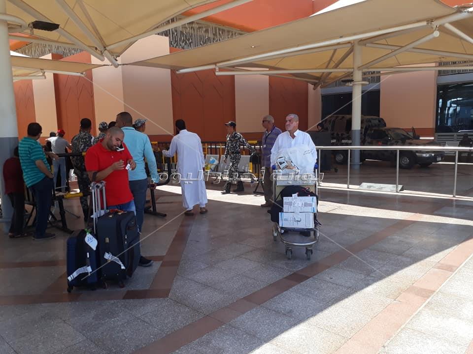 أولى رحلات عودة الحجاج بمطار القاهرة