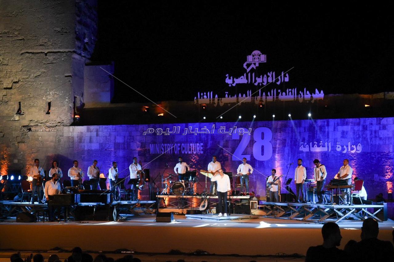 كايرو ستيبس تُلهب أجواء أولى ليالي «مهرجان القلعة»