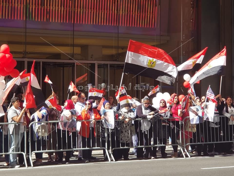 الجالية المصرية تنظم وقفة لتأييد الرئيس السيسي امام مقر إقامته