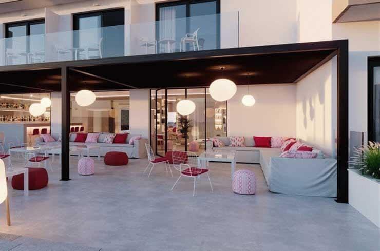 إفتتاح أول فندق للنساء فقط في جزيرة مايوركا الإسبانية