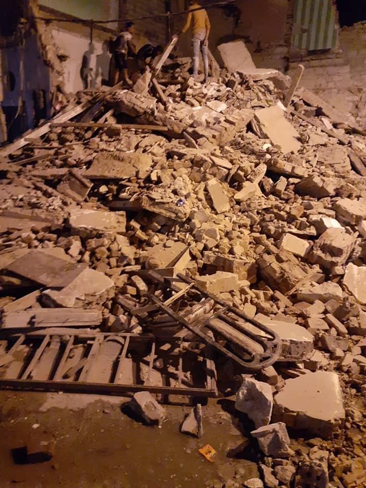 صور| انهيار عقار قديم مكون من 3 طوابق وسط الإسكندرية