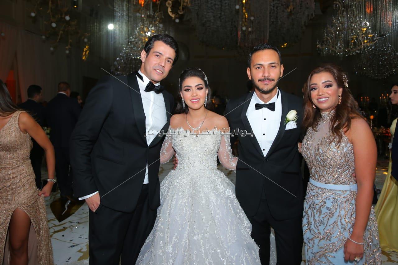 تامر حسني وأحمد عصام يشعلان زفاف «عمرو وشهد» بحضور النجوم