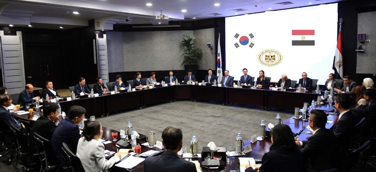 لقاء وزيرة الاستثمار والتعاون الدولي بـ20 شركة كورية