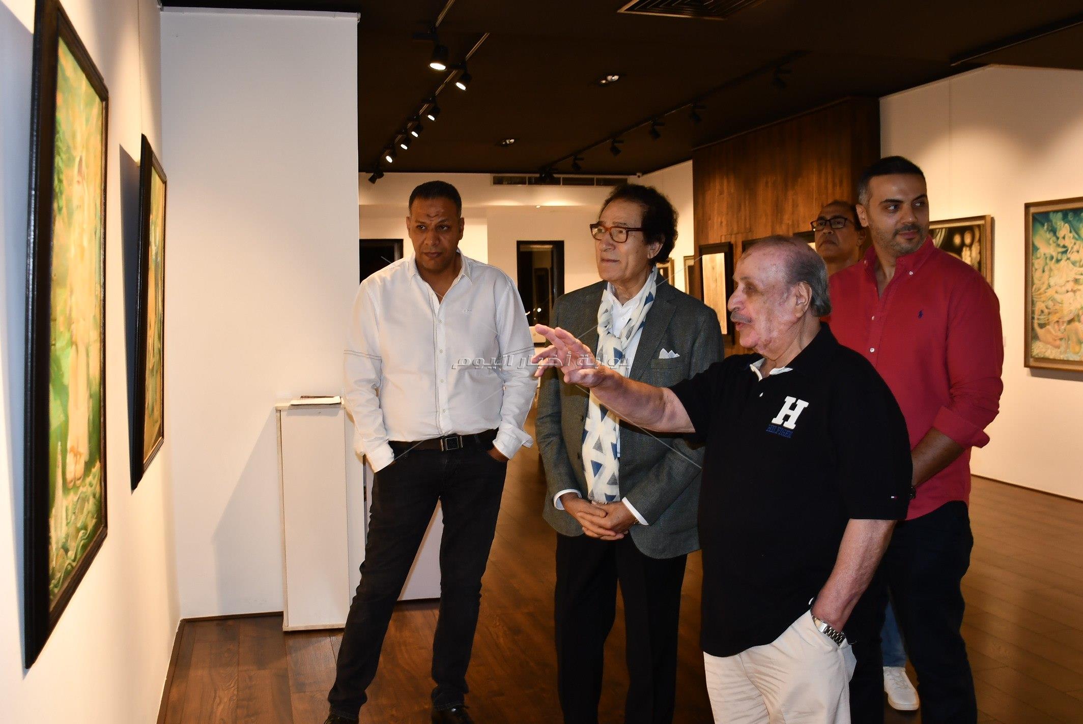 فاروق حسني يحضر معرض «الروح والذات» للفنان محمد فريد