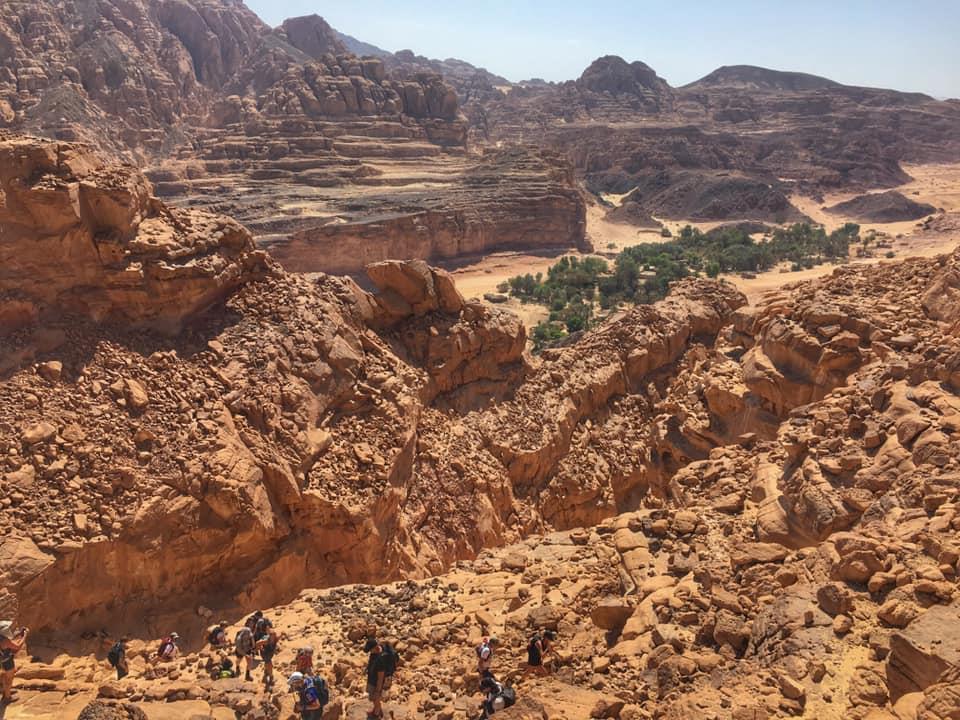 32  سائح دنماركي بين جمال الطبيعة و الاسترخاء في جنوب سيناء 