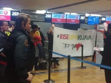 متظاهرون يغلقون مكاتب الخطوط التركية بمطارات عالمية