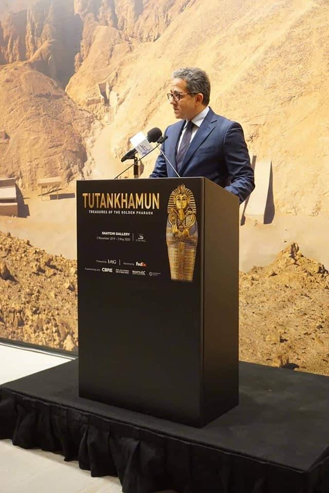 بالصور.. وزير الآثار يفتتح معرض كنوز "توت عنخ آمون... كنوز الفرعون الذهبي" في محطته الثالثة بلندن