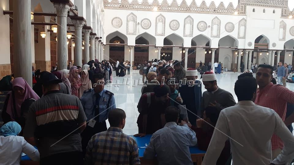 صور| الآلاف يسجلون أسمائهم للمشاركة في المجلس الحديثي بالجامع الأزهر