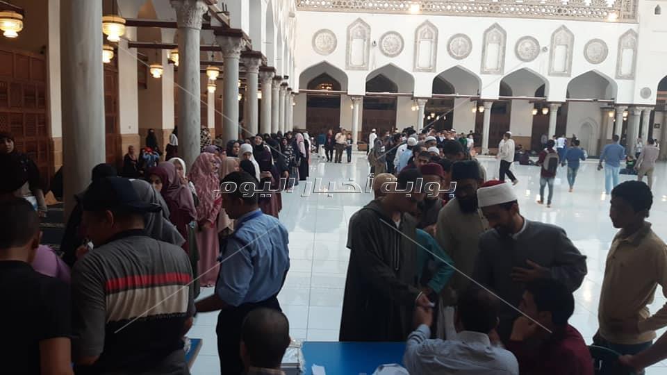 صور| الآلاف يسجلون أسمائهم للمشاركة في المجلس الحديثي بالجامع الأزهر