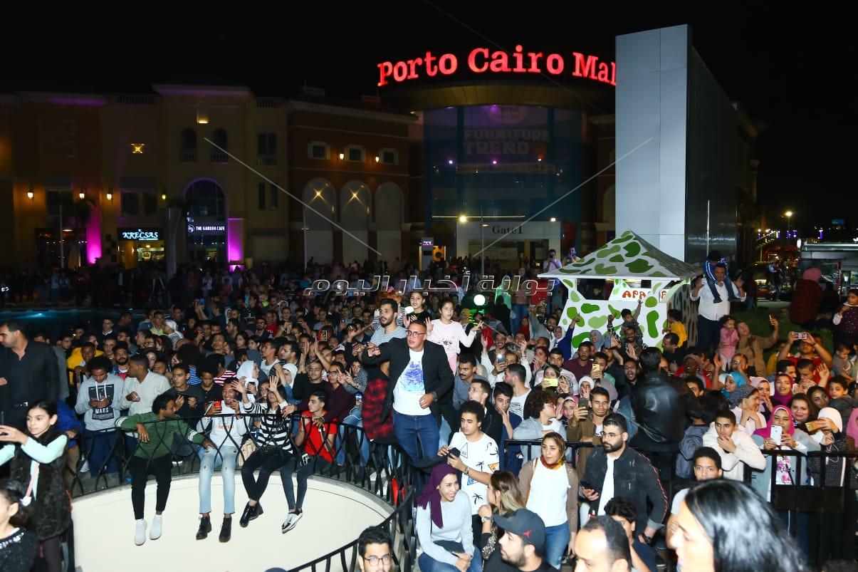 مصطفى حجاج الأكثر جماهيرية بـ«بورتو كايرو».. ويُشعل الحفل بأغاني «هتزهزه»