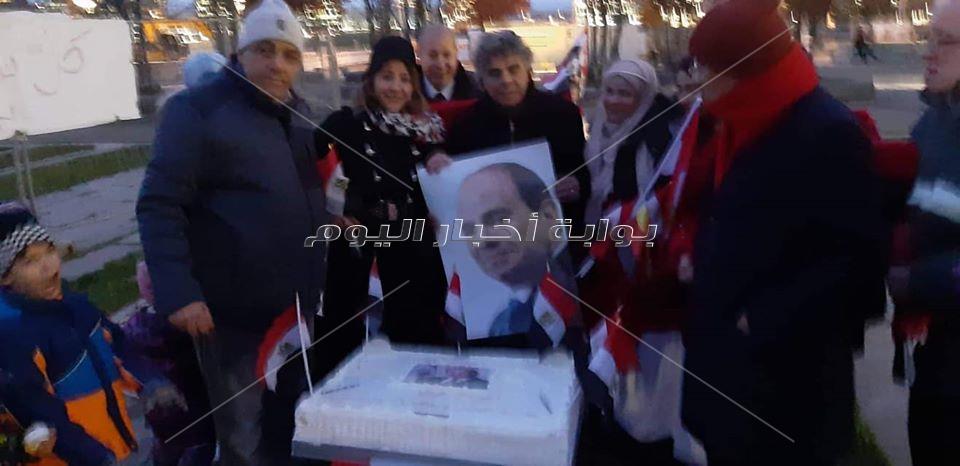  الجالية المصرية بألمانيا تحتفل بعيد ميلاد السيسي
