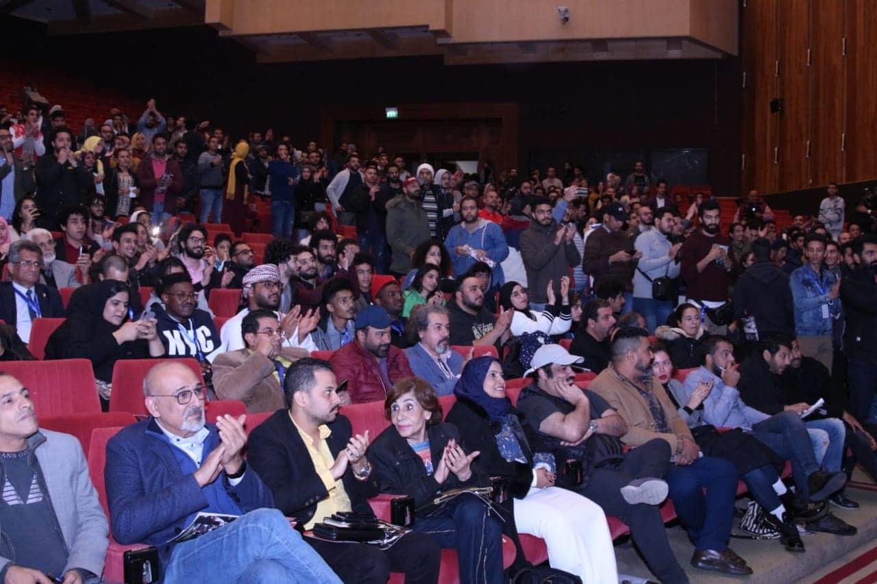 بالصور.. حضور جماهيري كبير ل "جبر الخواطر" في ثالث أيام "الإسكندرية المسرحى العربي"