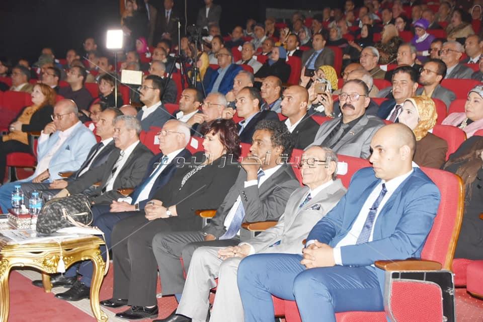 وزير الثقافة مع 350 من ادباء مصر فى بورسعيد