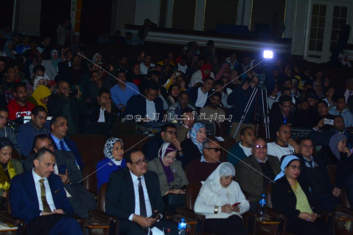 مروة ناجي تتألق في حفل عيد العلم بجامعة القاهرة