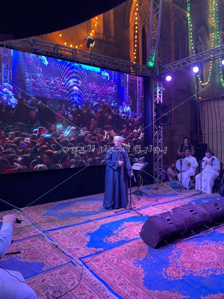 محمود التهامي يختتم الليلة الكبيرة في الحسين