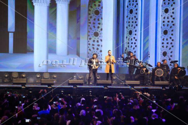  تامر حسني ورامي جمال يُبهران الجمهور على مسرح «3D mapping» يجسد حضارات مص