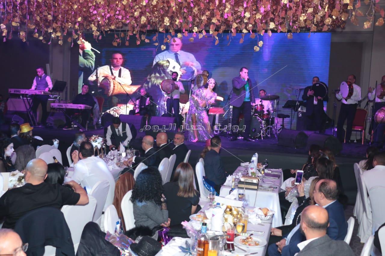مصطفى حجاج يُغني وكوشنير ترقص بحفل ليلة رأس السنة