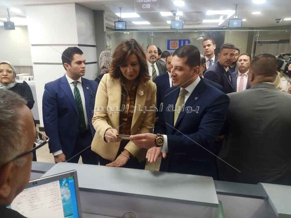 وزيرة الهجرة تتفقد وحدة المستثمرين المصريين بالخارج بهيئة الاستثمار