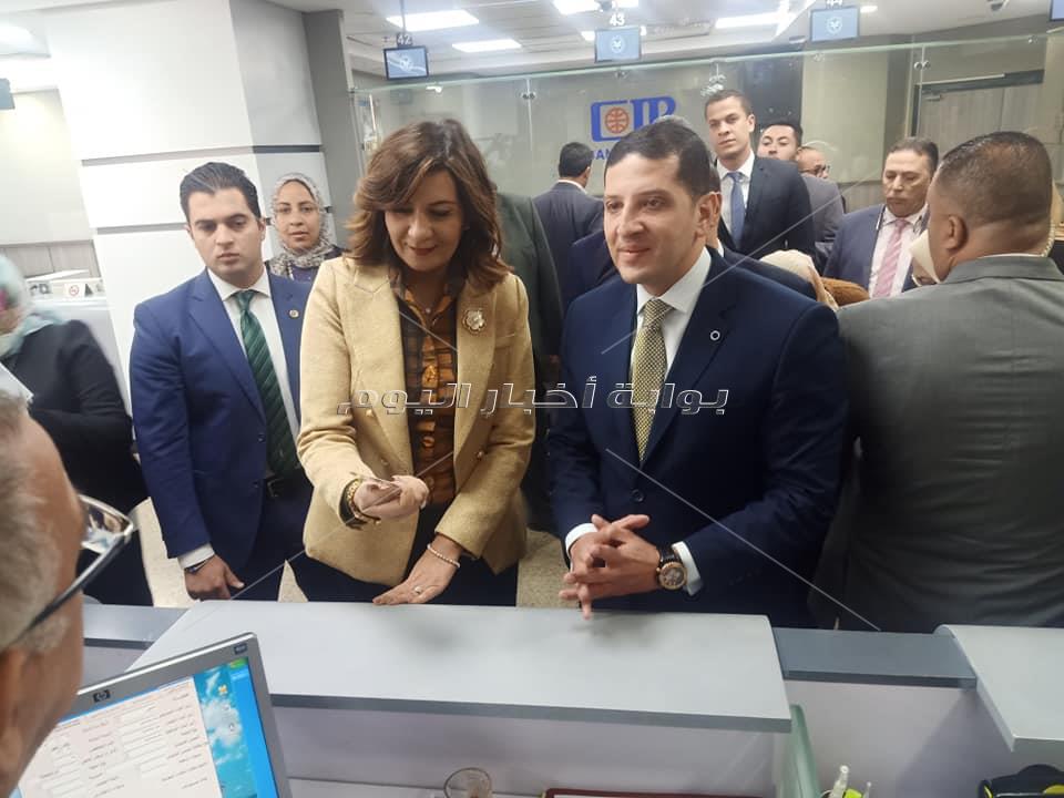 وزيرة الهجرة تتفقد وحدة المستثمرين المصريين بالخارج بهيئة الاستثمار