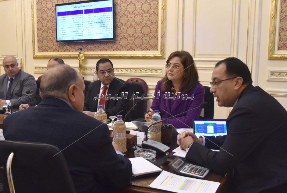 رئيس الوزراء يعقد اجتماعاً بشأن تحديد اختصاصات ملفات التنمية الإدارية _ تصوير: أشفشحاتة