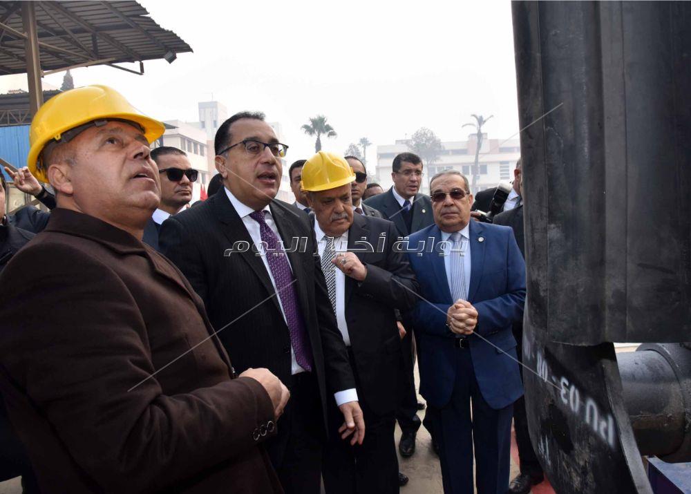 رئيس الوزراء يتفقد مصنع سيماف _ تصوير: أشرف شحاتة