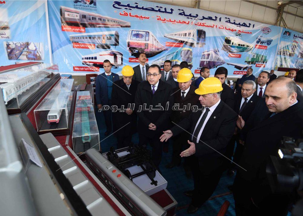 رئيس الوزراء يتفقد مصنع سيماف _ تصوير: أشرف شحاتة