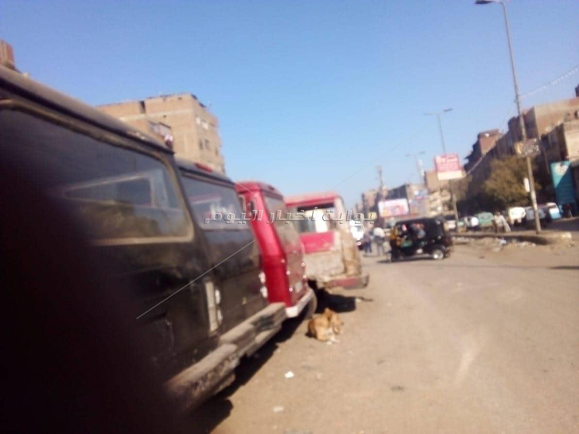 سيارات بدون نمر وعربات متهالكة تجوب شوارع شبرا الخيمة