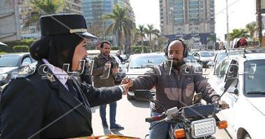 مدير أمن الجيزة يحتفل مع المواطنين بعيد الشرطة
