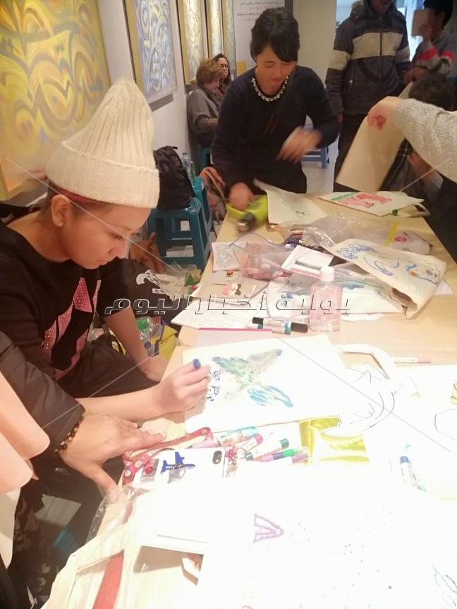 مؤسسة اليابان وأولادنا ينظمان ورش لتعليم الأطفال المكفوفين الرسم والتصوير