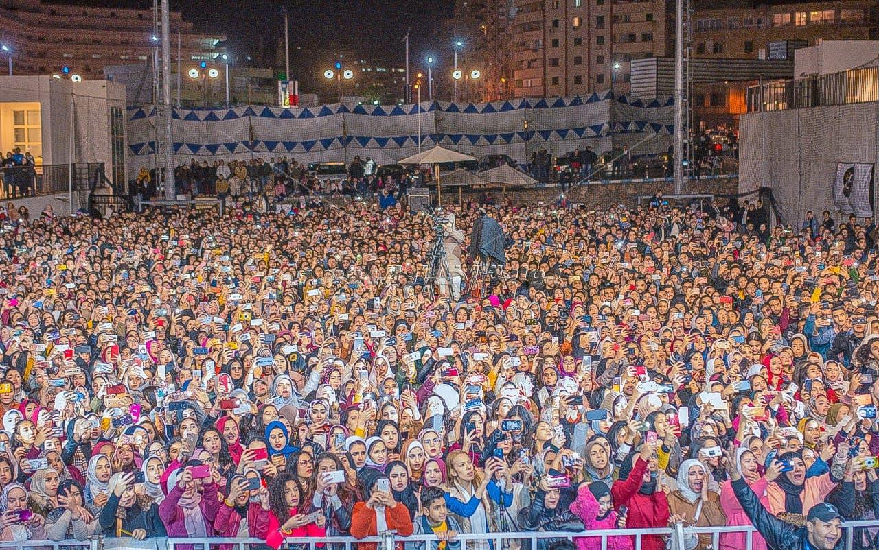  تامر عاشور يتألق في أضخم حفلات خريجي "الثانوية " بالإسكندرية 