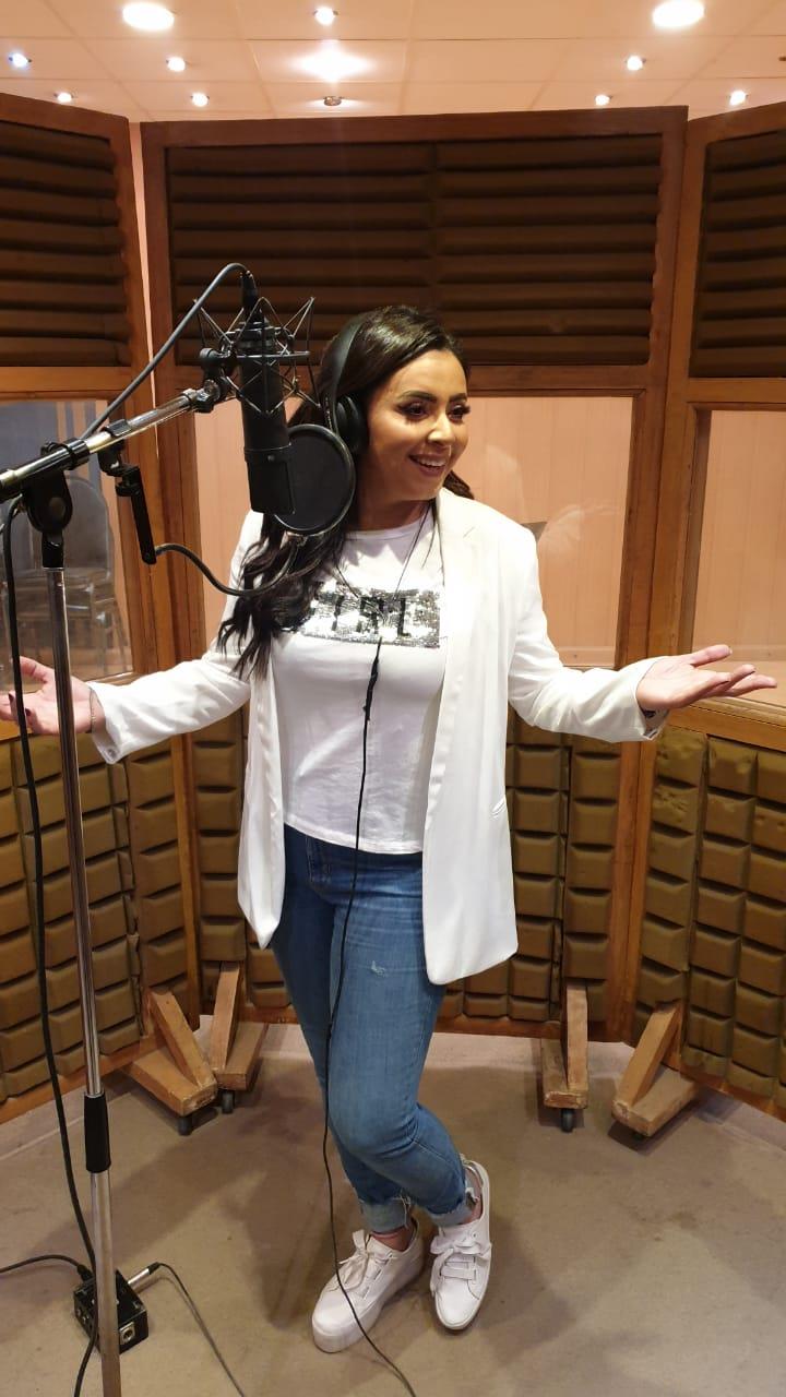 ياسمين نيازي تنتهي من تسجيل "كلام الحب" استعدادا لطرحها بالفلانتين