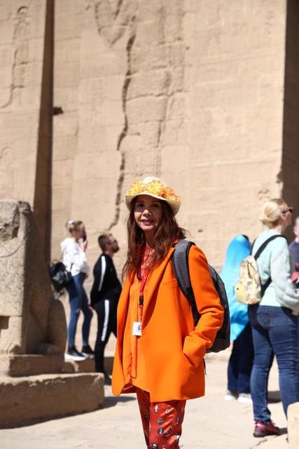  الممثلة الإسبانية الشهيرة فيكتوريا أبريل في معبد فيلة