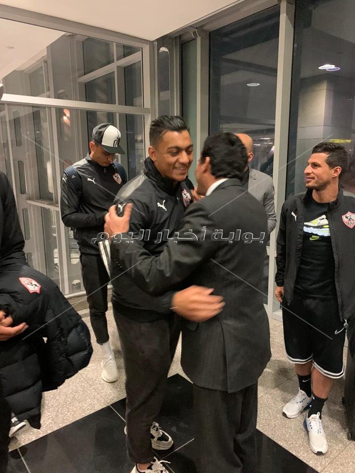 وزير الرياضة يستقبل فريق الزمالك بمطار القاهرة