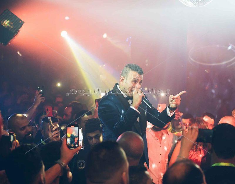 محمود الليثي يُشعل حفله بأبرز أغانيه