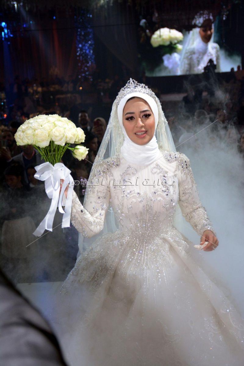 تامر حسني يُشعل زفاف «عمر ومريم»